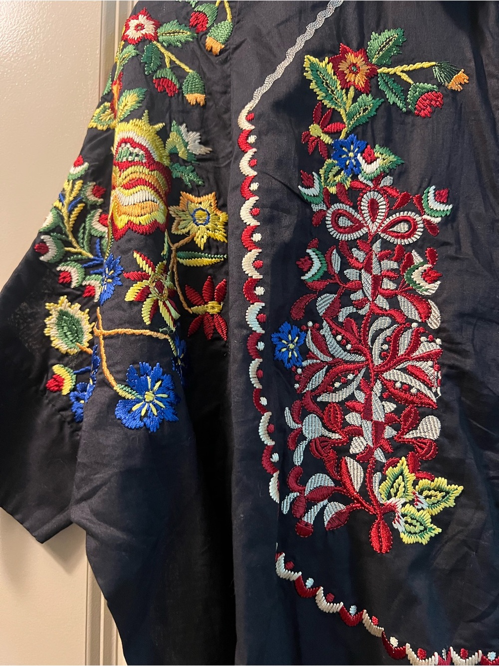 Khaadi Cotton NEW Black Embroidered Top / Multicolor Threadwork / [S] - Picture 2 of 10